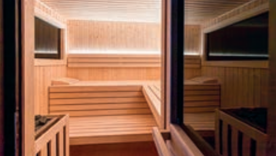 Puerta exterior de madera con vidrio aislante